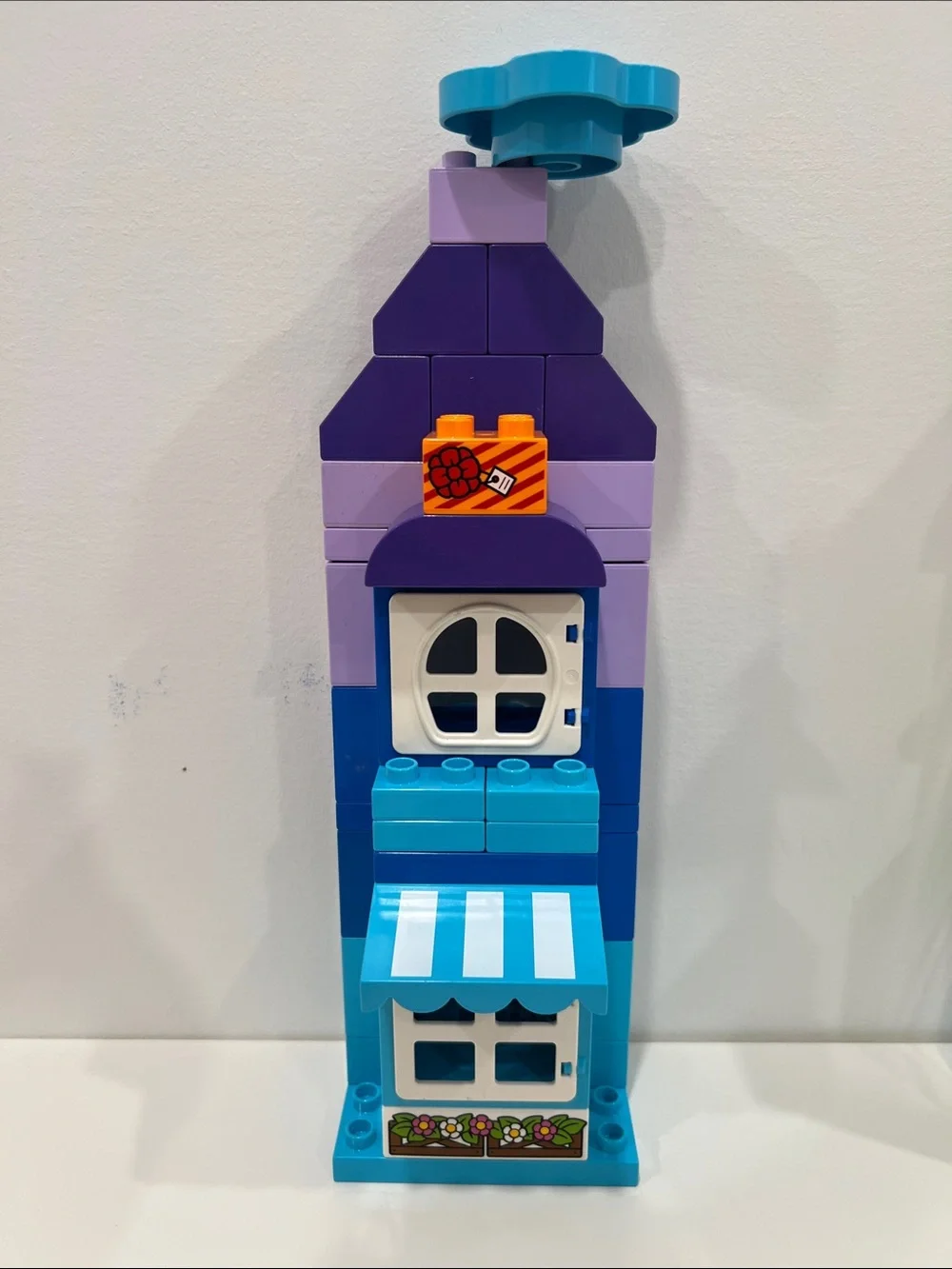 LEGO DUPLO Creative Box Starter Bundle 10854 with 2 figures
